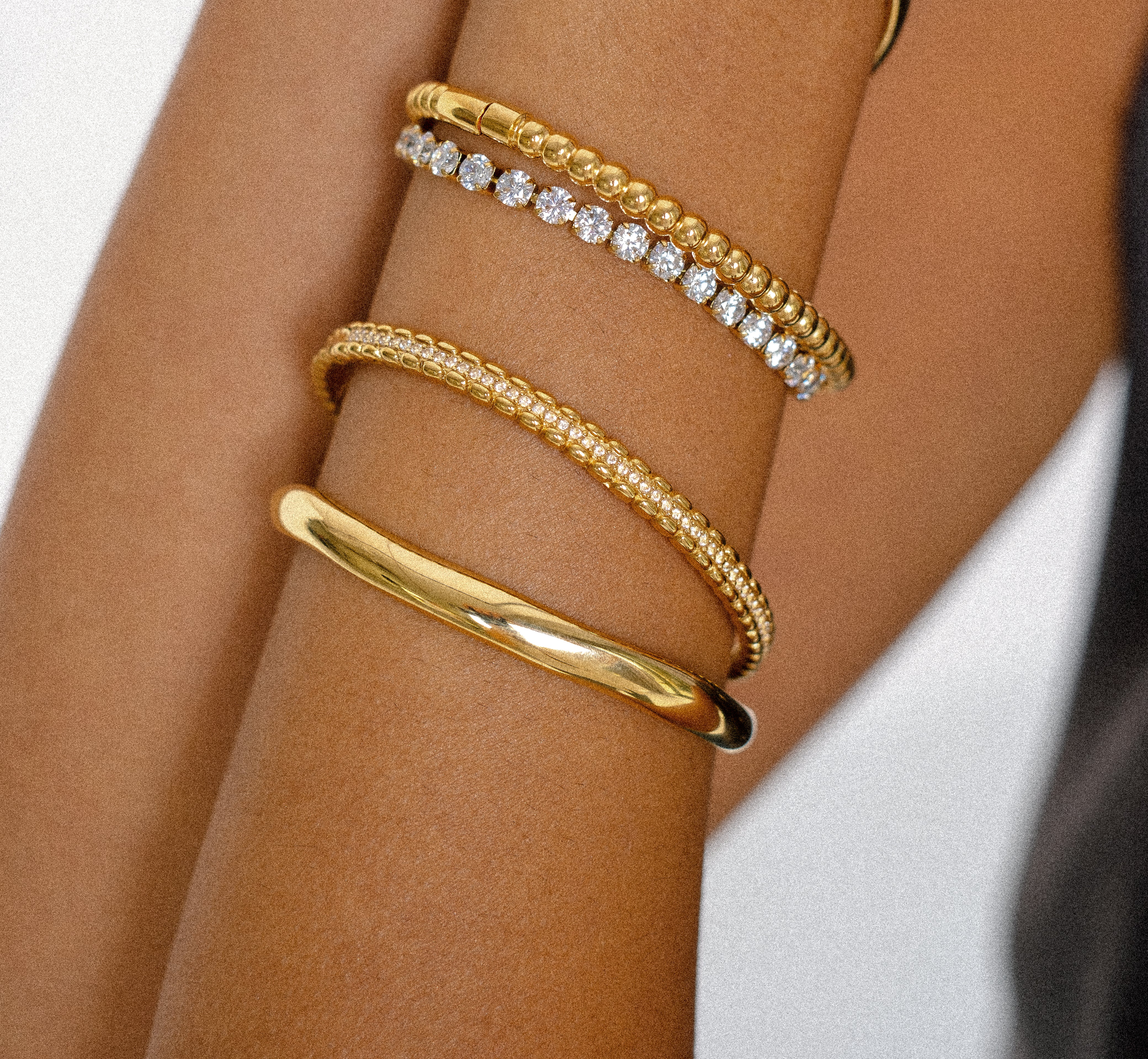 EFFORTLESS STACKING