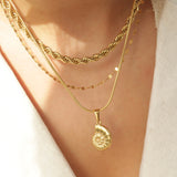 Sea shell Necklace | Gold