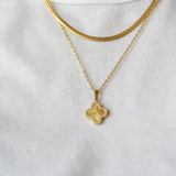 Clover necklace | gold