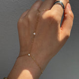 Zina hand chain | gold