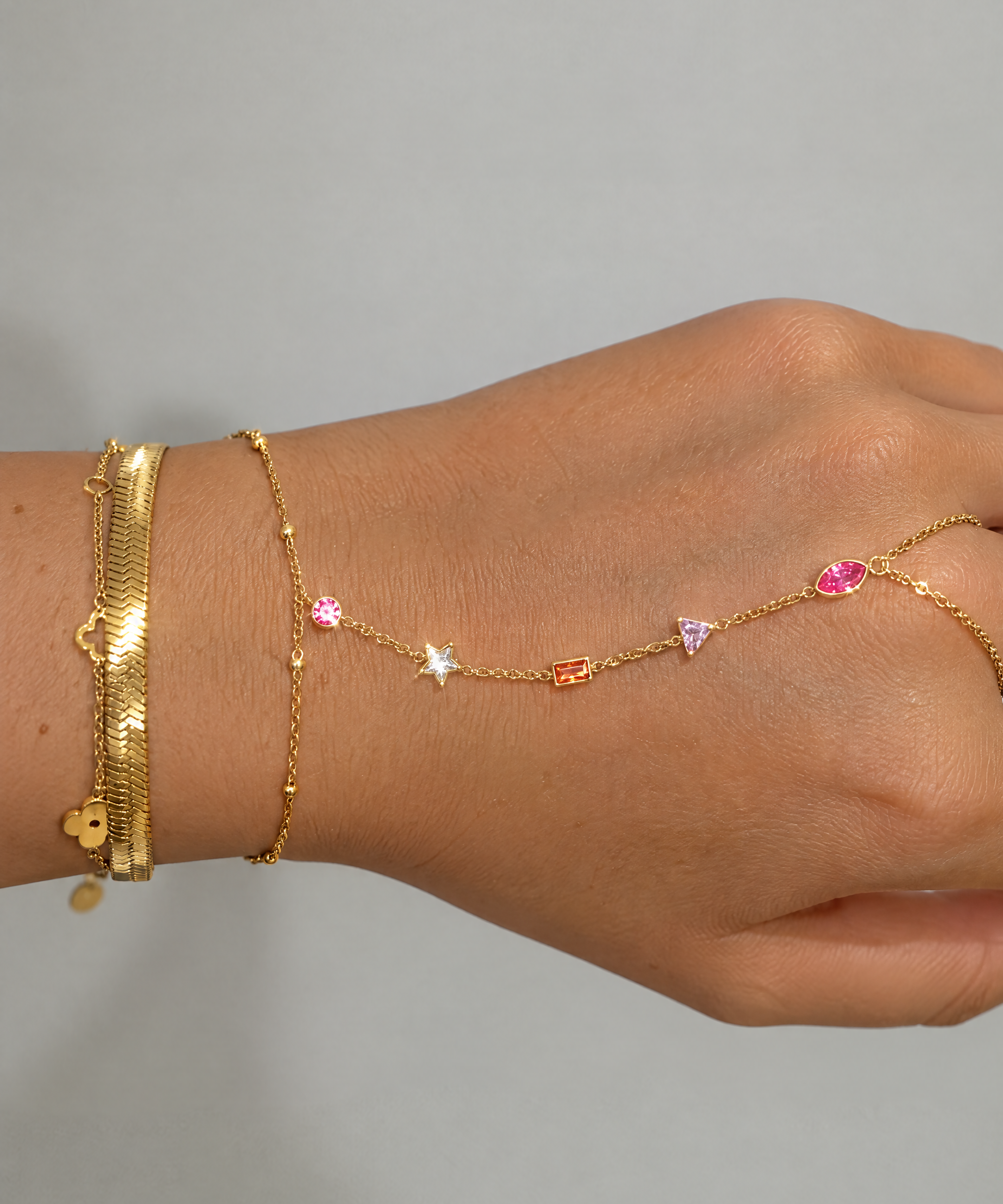 Mila Hand chain | Gold